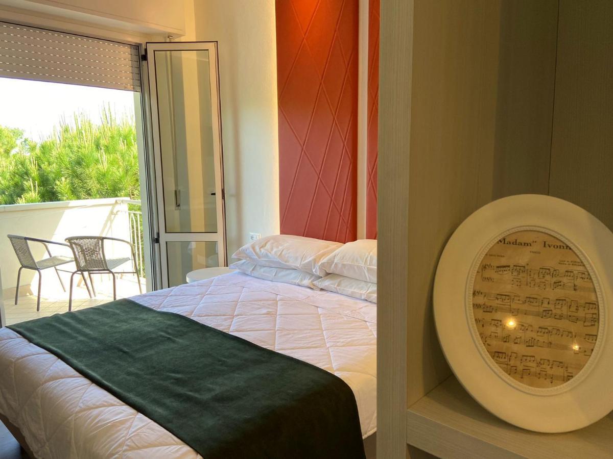 Hotel Loretta & Dependance Cervia Exterior photo