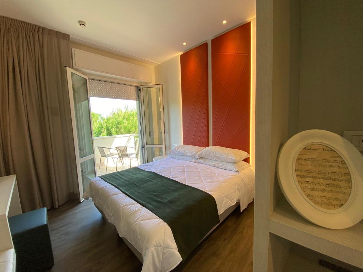 Hotel Loretta & Dependance Cervia Exterior photo