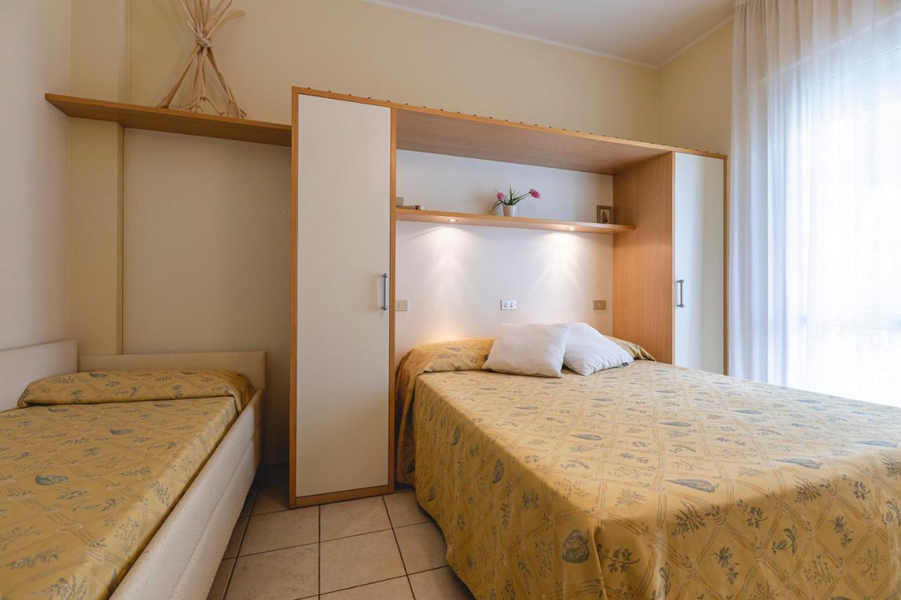 Hotel Loretta & Dependance Cervia Exterior photo