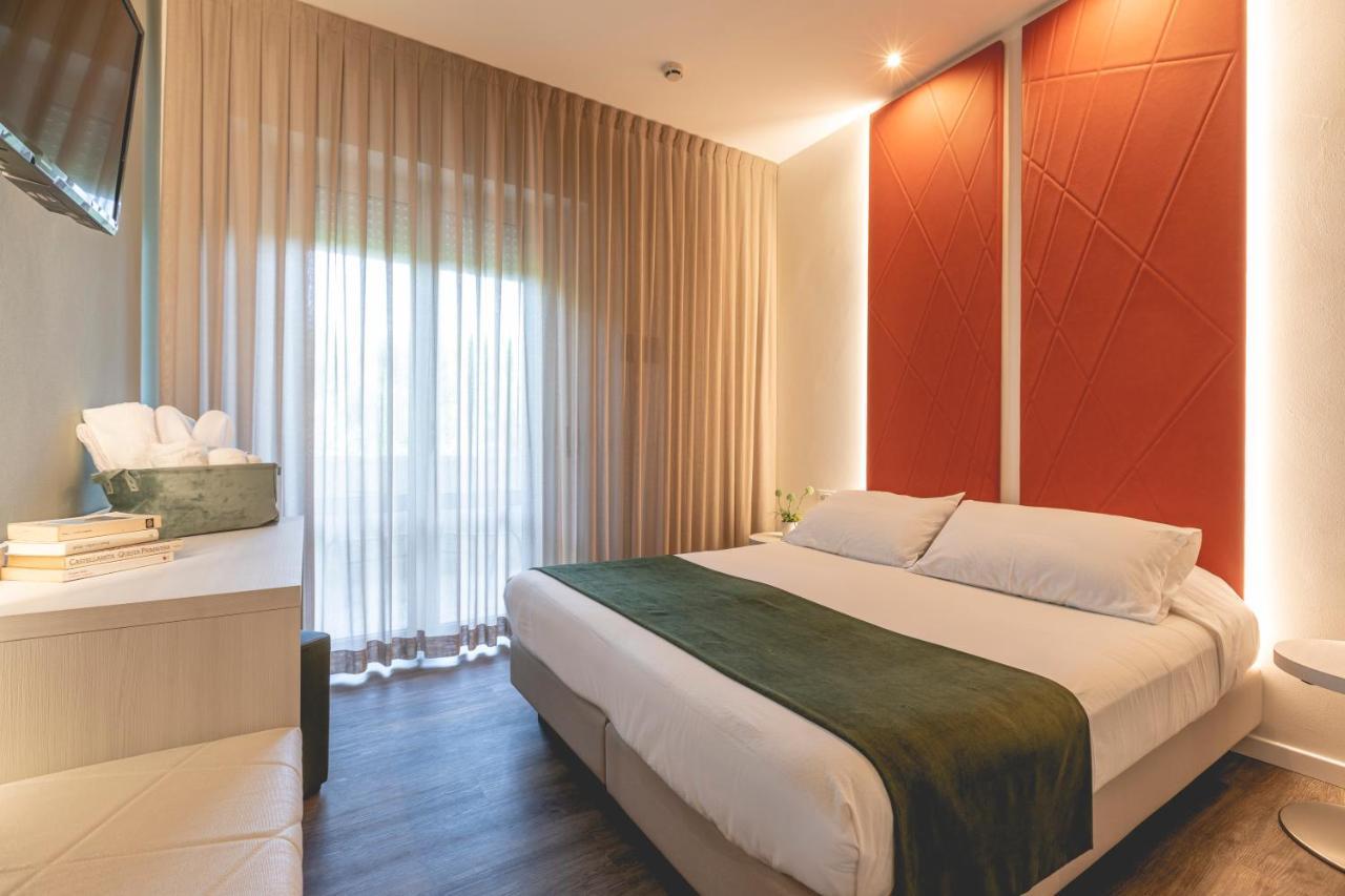 Hotel Loretta & Dependance Cervia Exterior photo