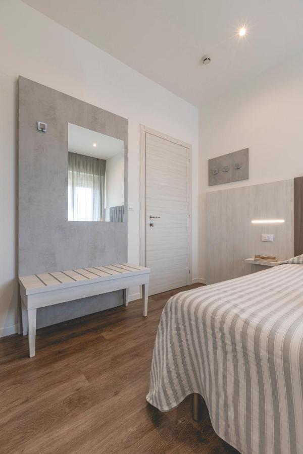 Hotel Loretta & Dependance Cervia Exterior photo